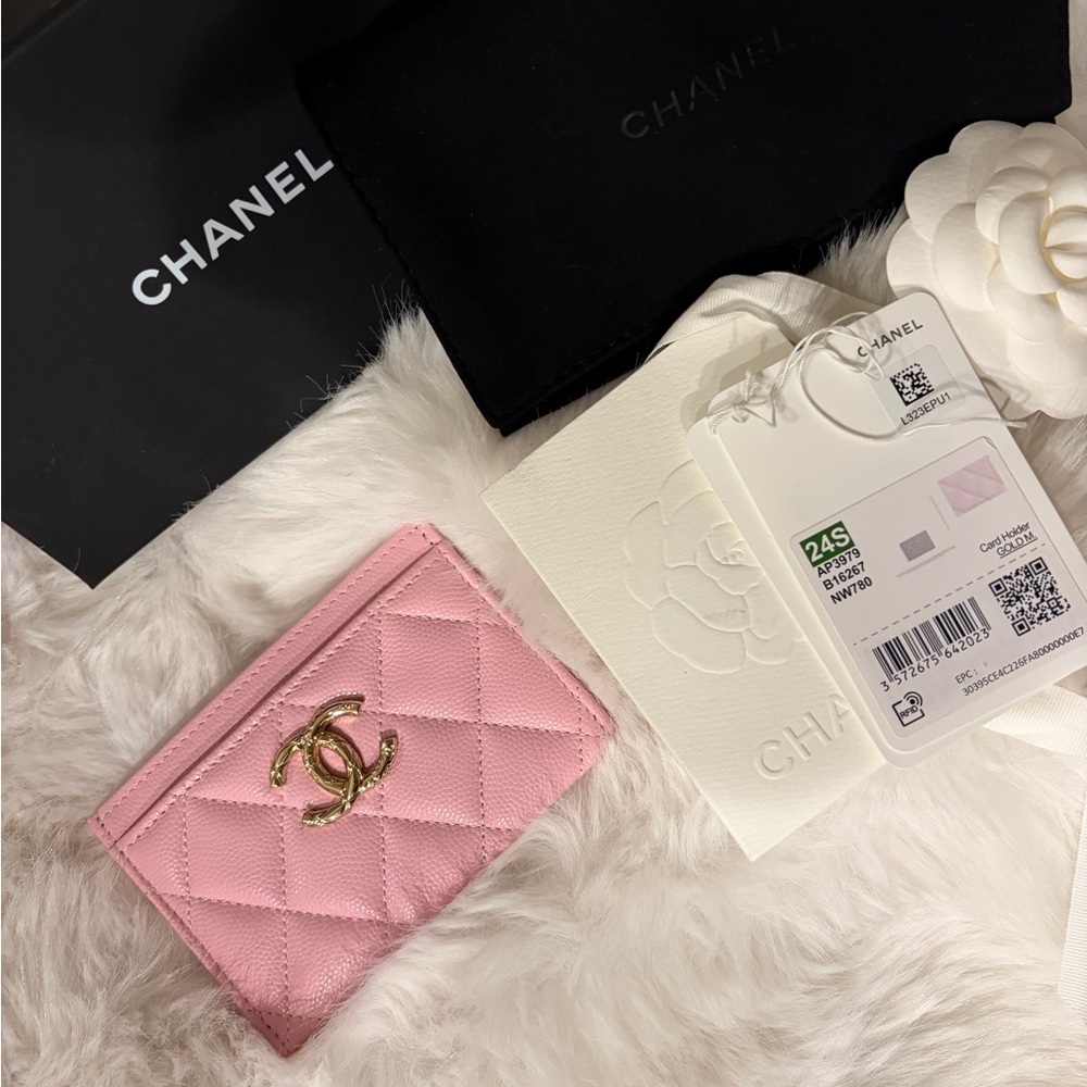 Chanel Pink Quilted Card Holder with Gold Logo - Picture 2 of 10